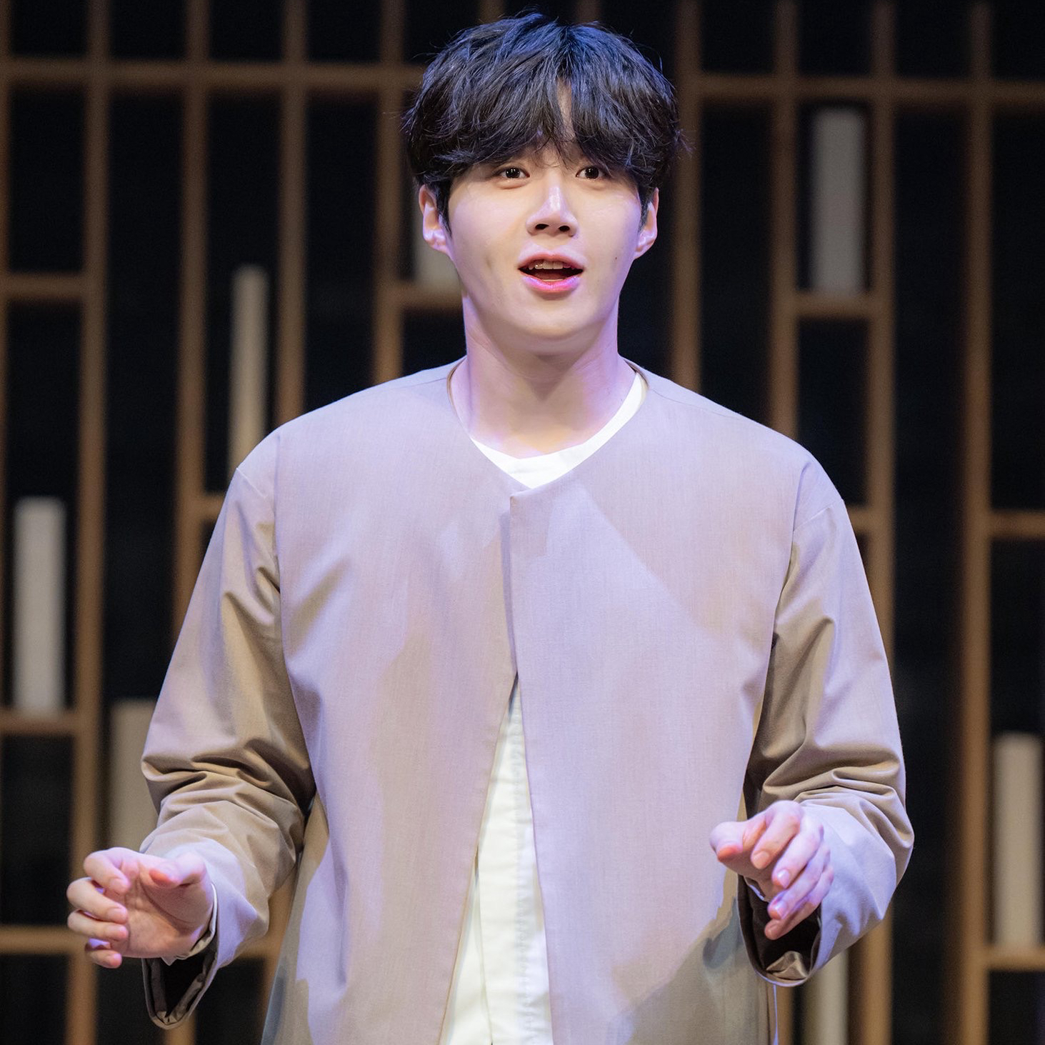 Behind-the-scenes cut of Kim Seonho