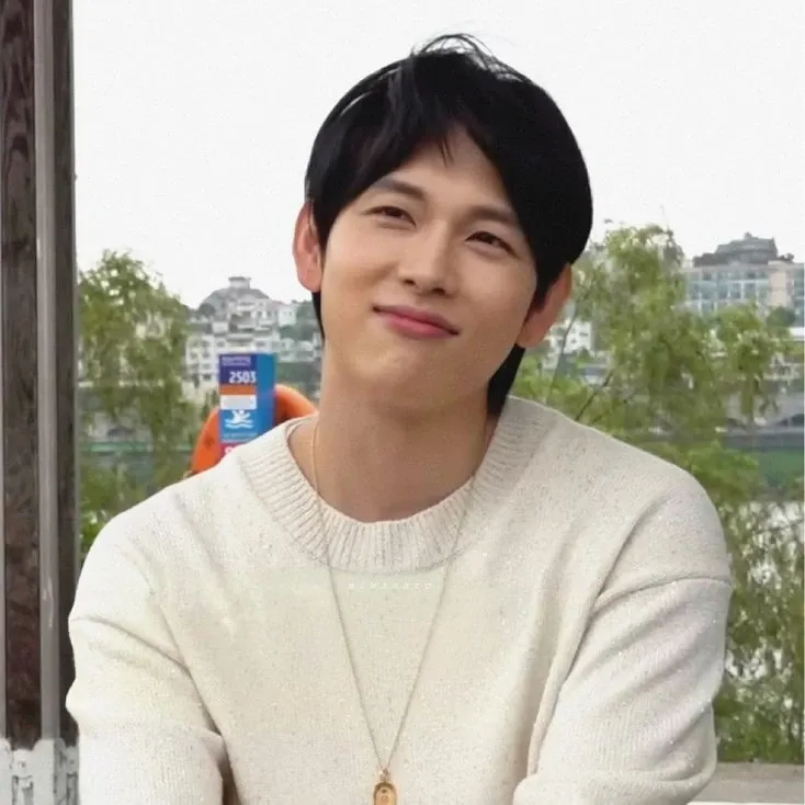 A moment captured by a fan of Yim Siwan