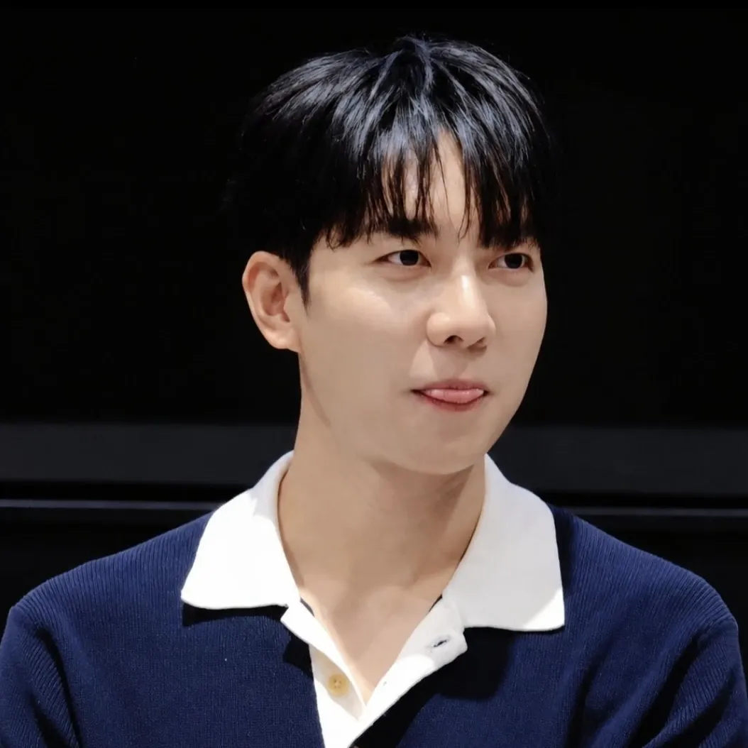 Latest photo of Lee Seunggi