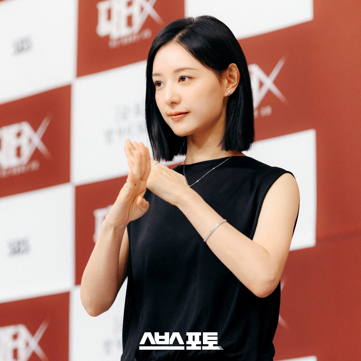 Behind-the-scenes cut of Kim Jiwon