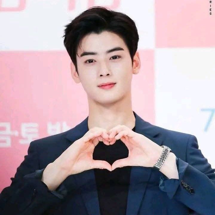 Momen yang diabadikan oleh penggemar Cha Eunwoo