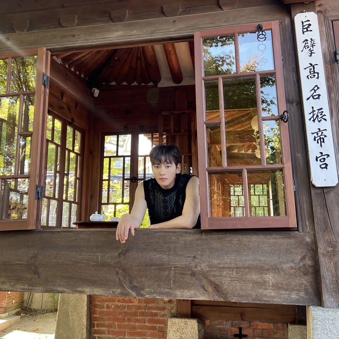 粉丝拍下的池昌旭瞬间