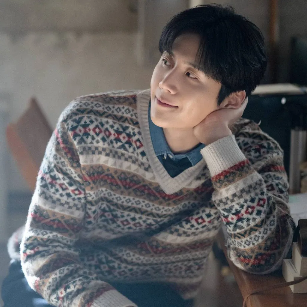 Behind-the-scenes cut of Kim Seonho