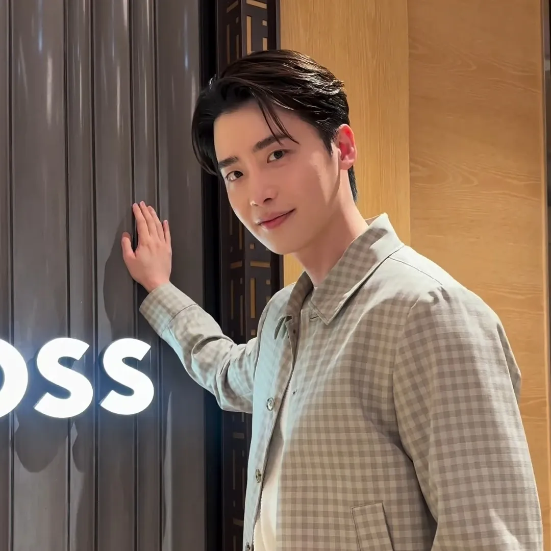 Latest photo of Lee Jongsuk