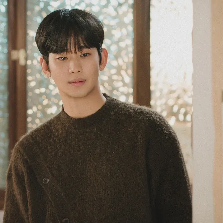 A moment captured by a fan of Kim Soohyun