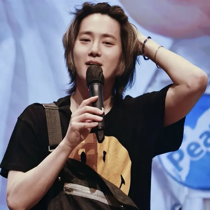 Behind-the-scenes cut of Suho