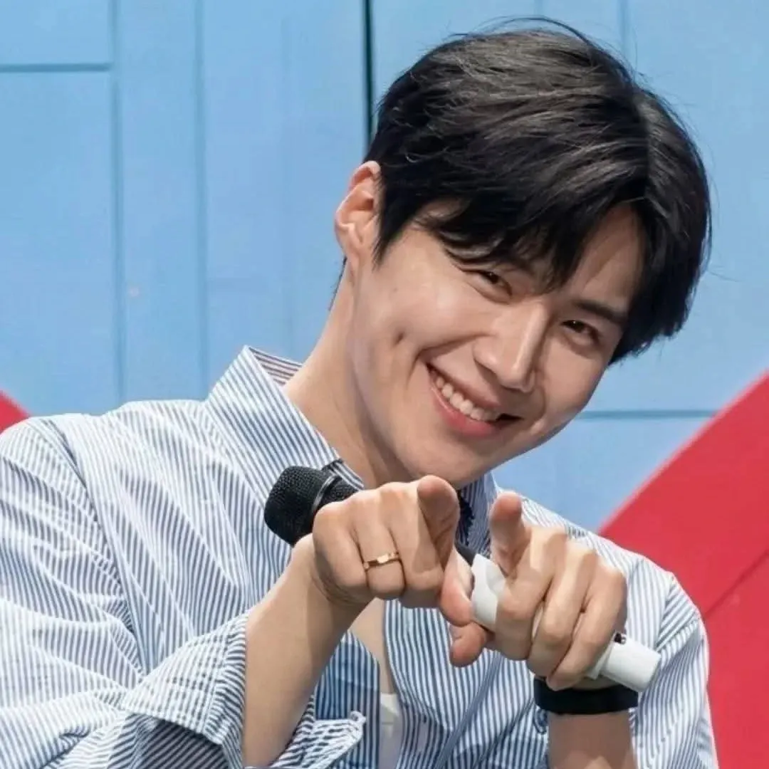 Behind-the-scenes cut of Kim Seonho