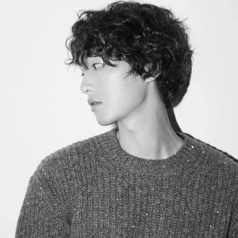 Latest photo of Song Joongki