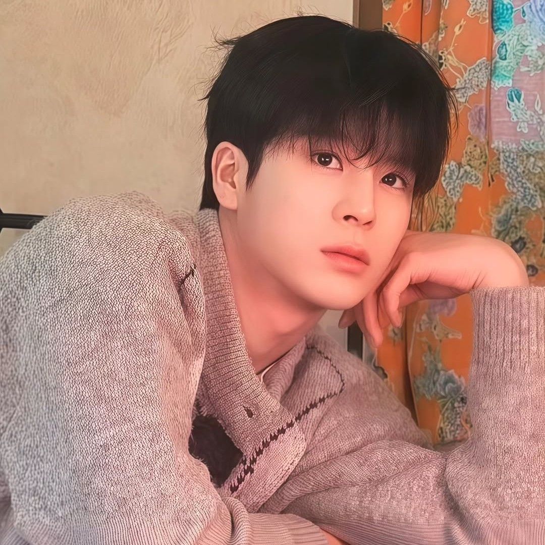 Momen yang diabadikan oleh penggemar Jeong Dongwon