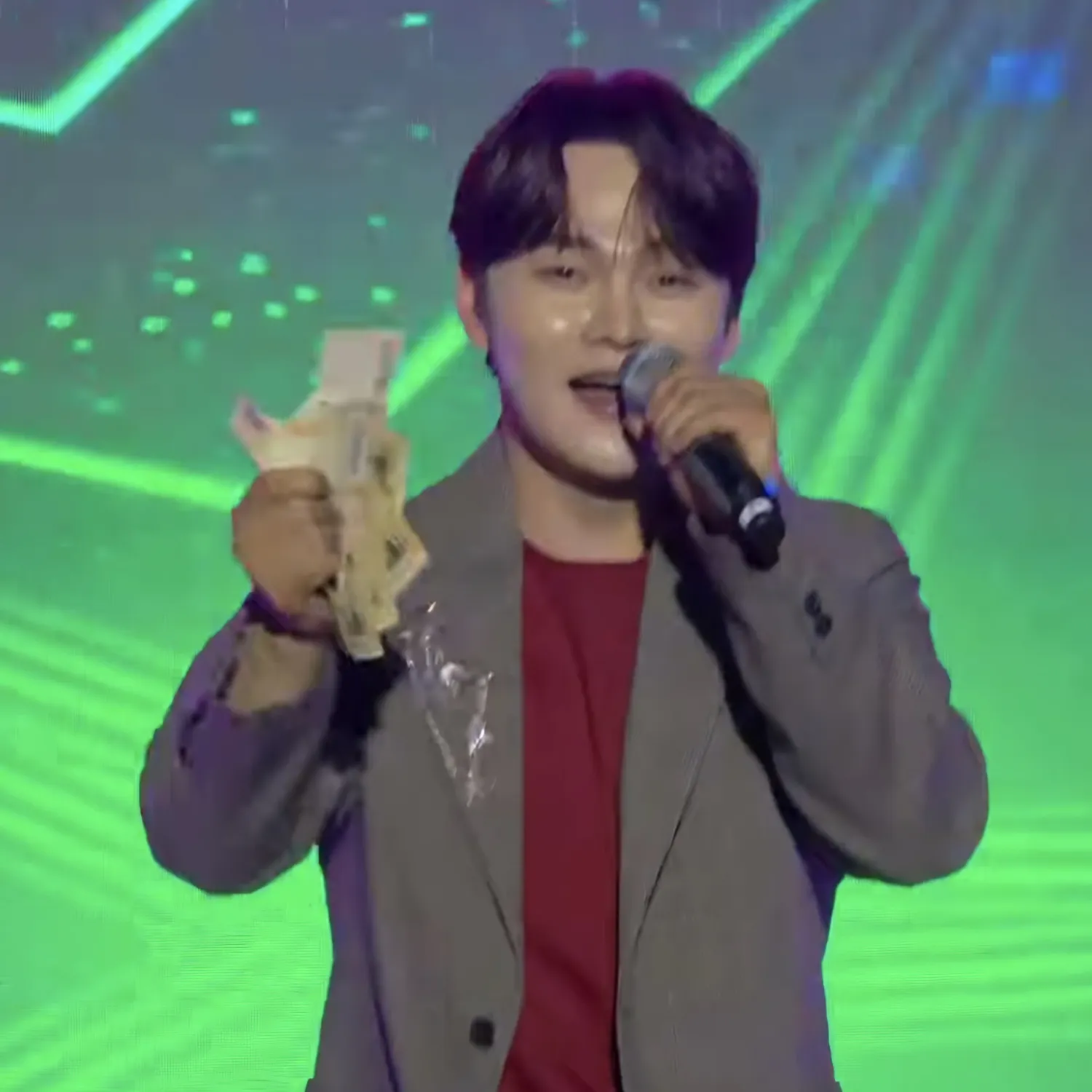 박서진의 비하인드 컷
