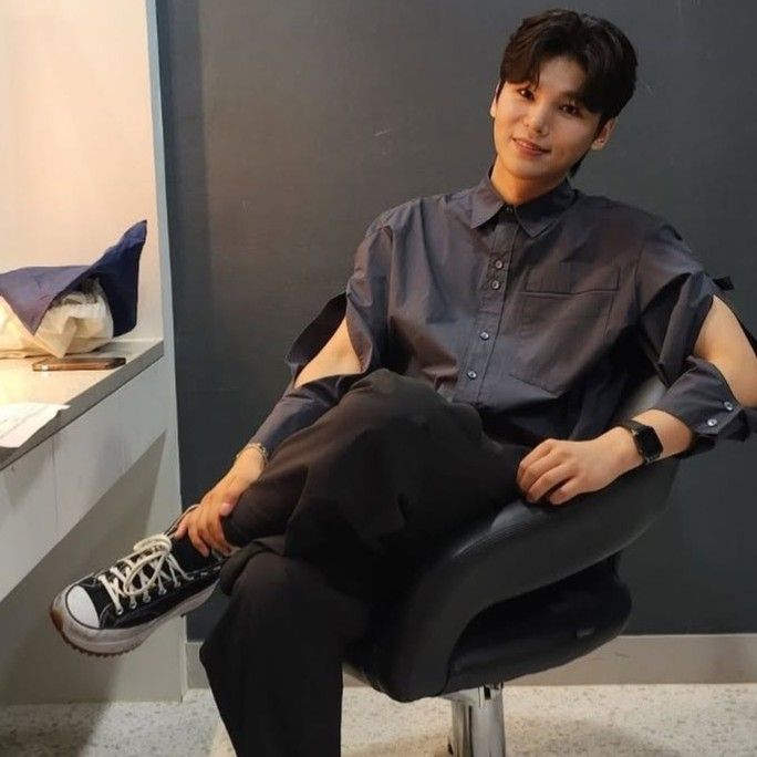 Behind-the-scenes cut of Kim Junsu (1991)