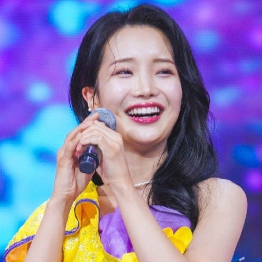 Behind-the-scenes cut of Kim Soyeon (2004)