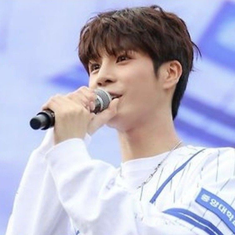 チョン・ドンウォンの最近の活動ショット