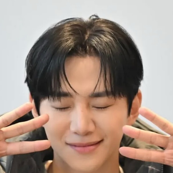 粉絲拍下的李俊昊瞬間