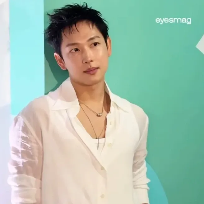 Latest photo of Yim Siwan