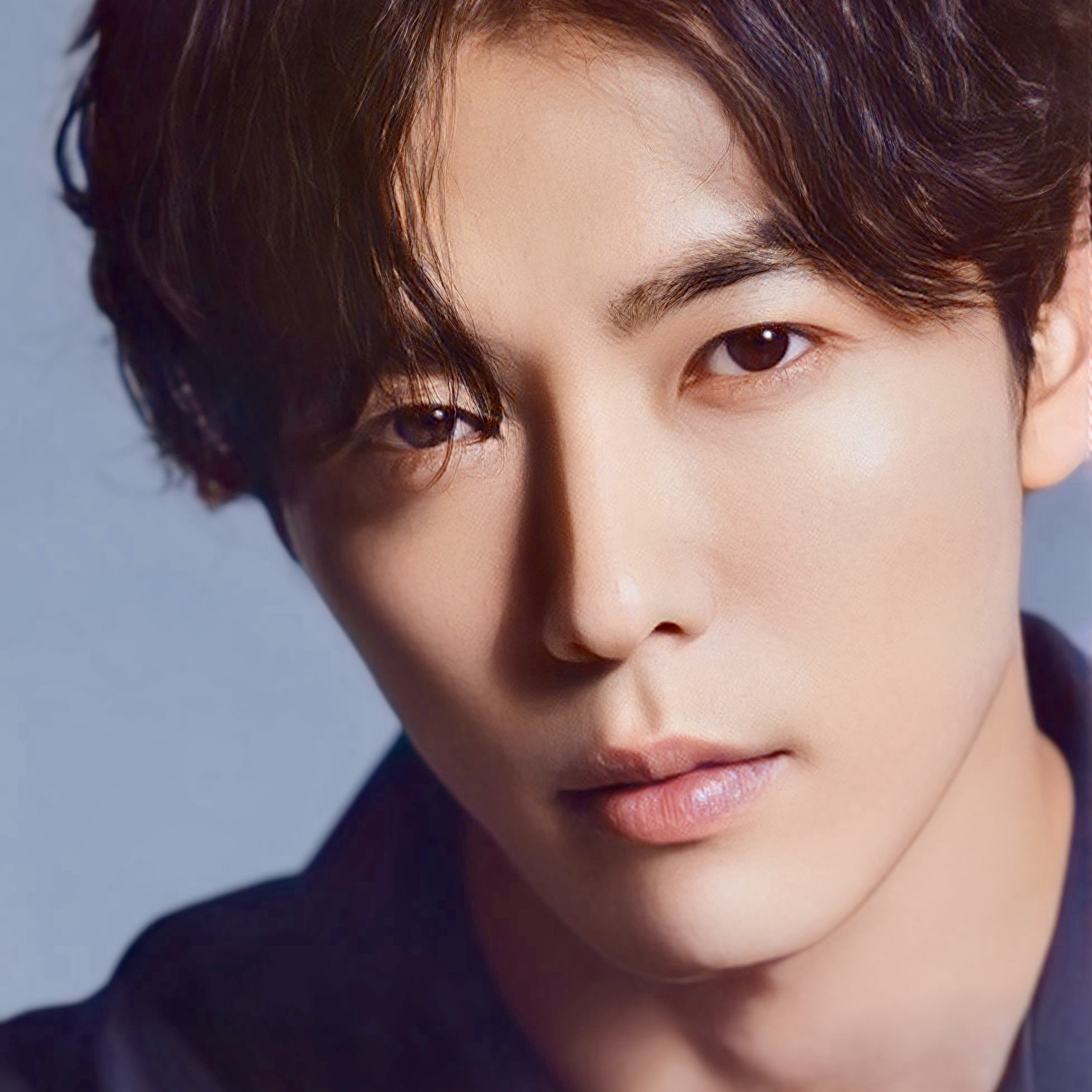 粉丝拍下的金材昱瞬间