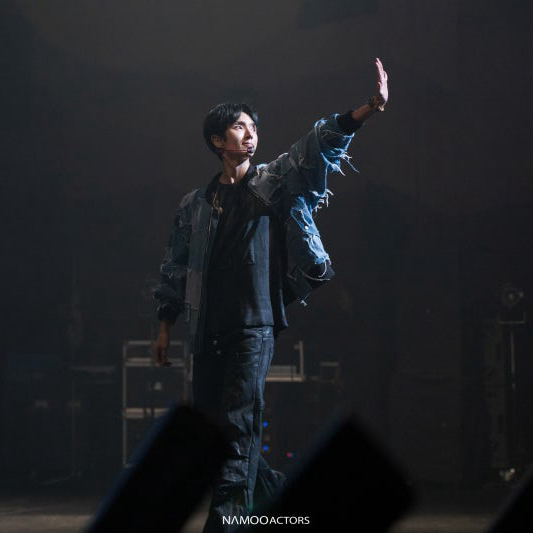 Behind-the-scenes cut of Lee Joongi