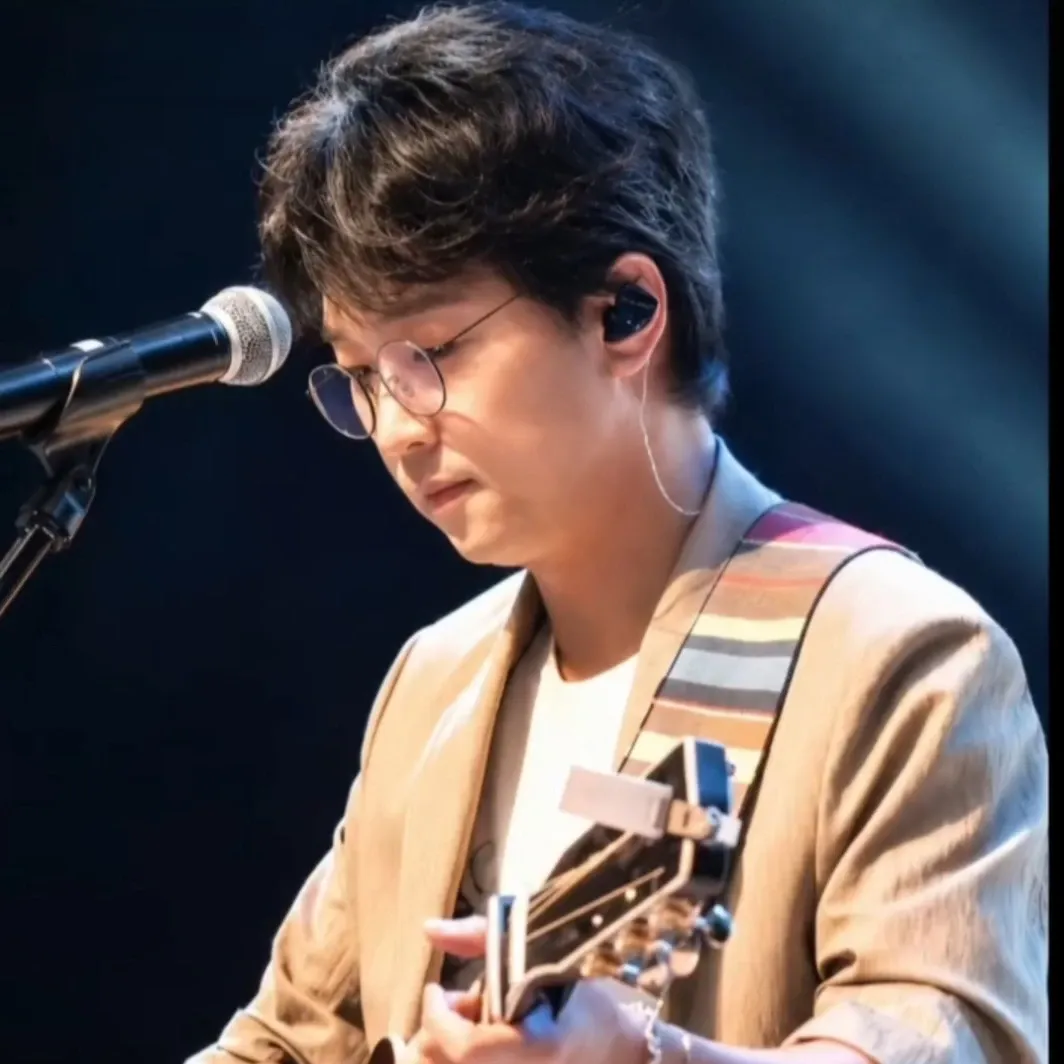 Recent activity shot of Bak Changgeun