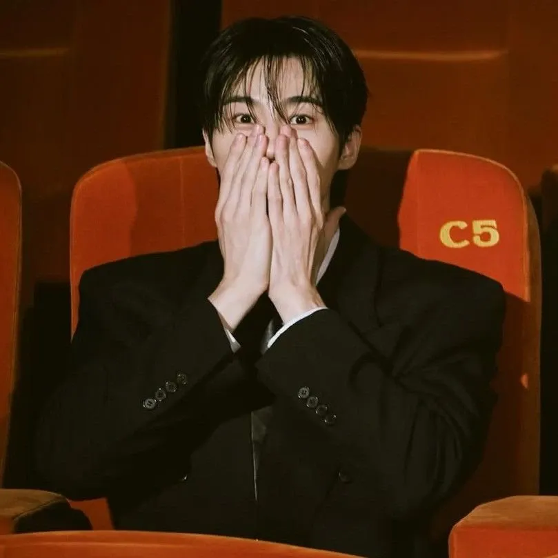 A moment captured by a fan of Byeon Wooseok