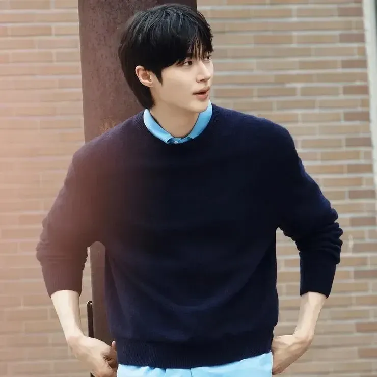 Recent activity shot of Byeon Wooseok