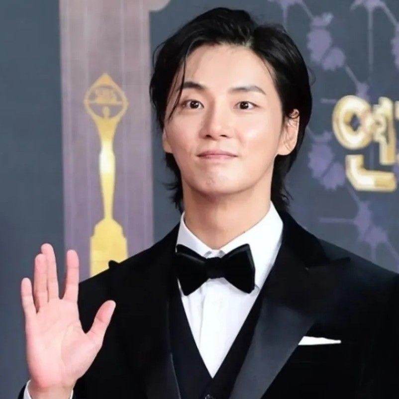 Latest photo of Yoon Shiyoon