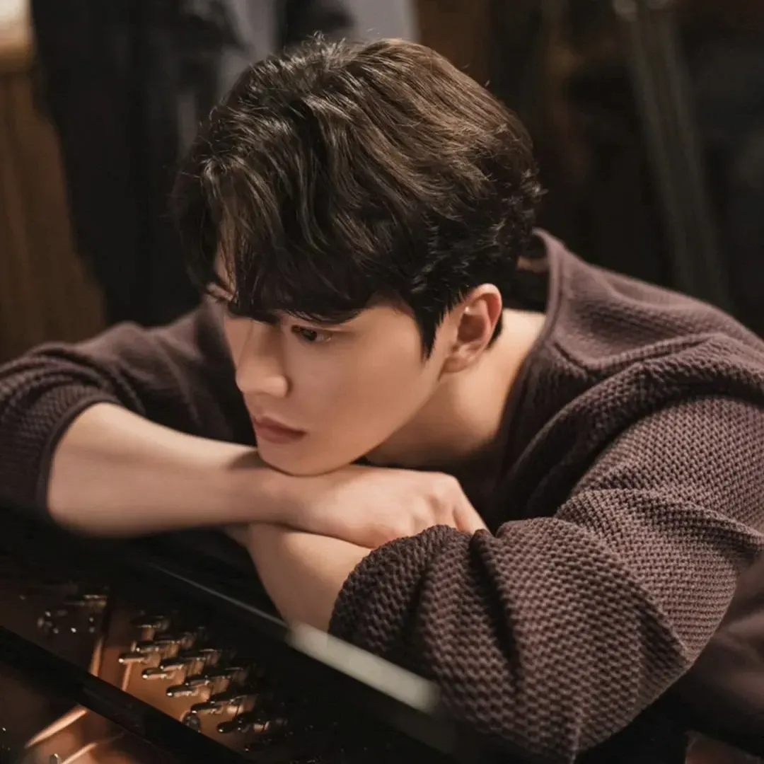 Recent activity shot of Song Kang