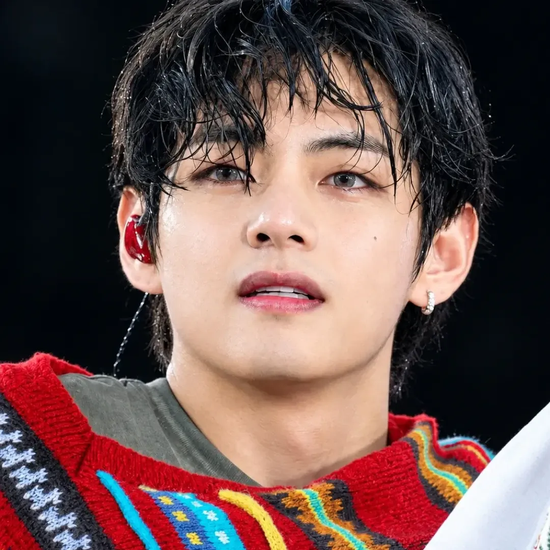 Latest photo of Kim Taehyung (V)