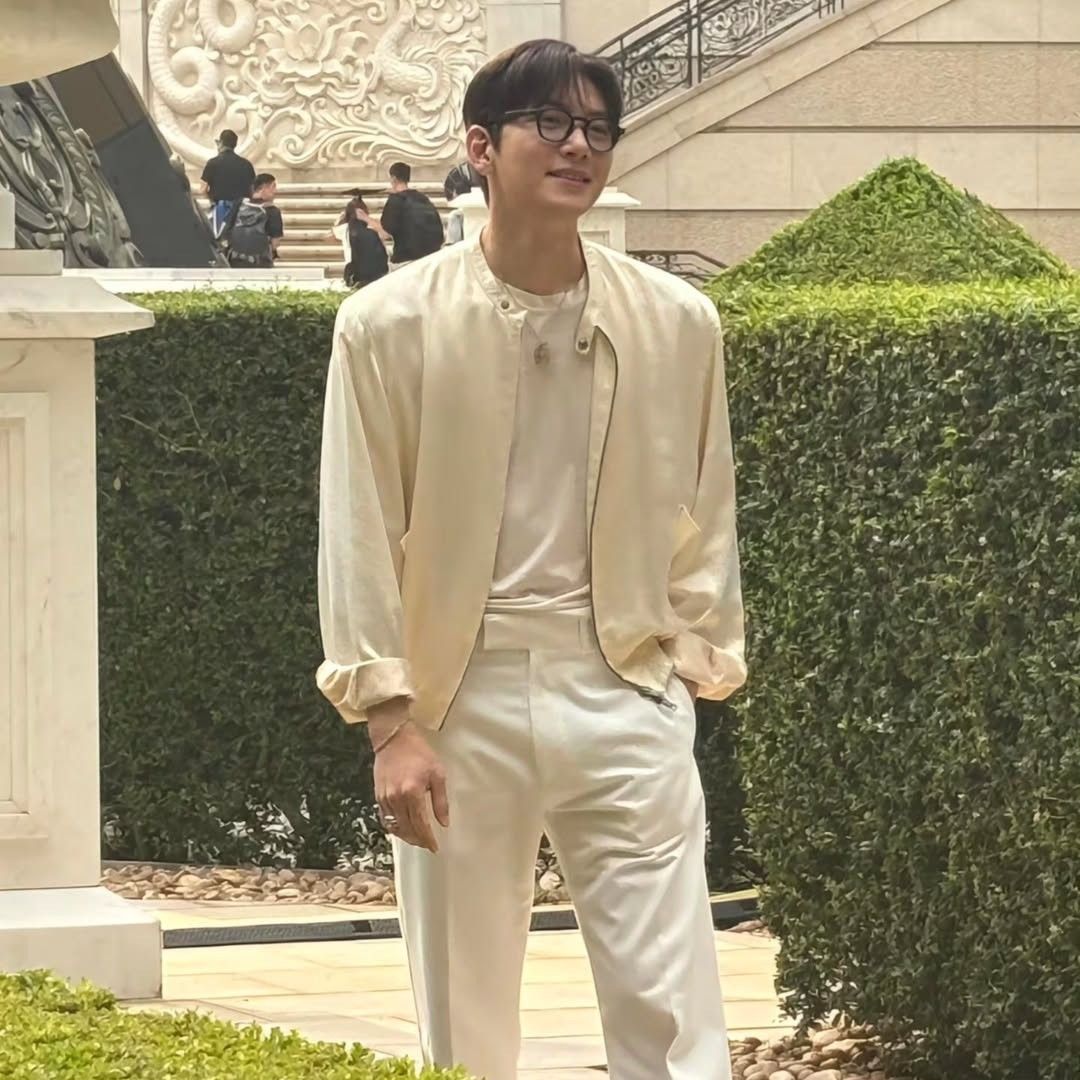 Behind-the-scenes cut of Ji Changwook