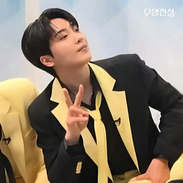 A moment captured by a fan of Hwang Yunsung