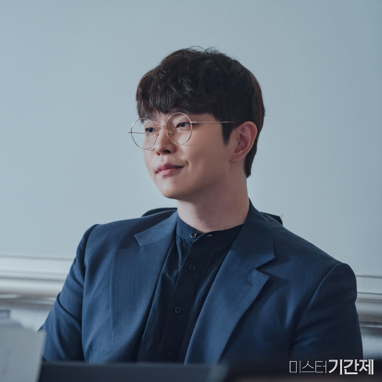 Behind-the-scenes cut of Yoon Kyunsang