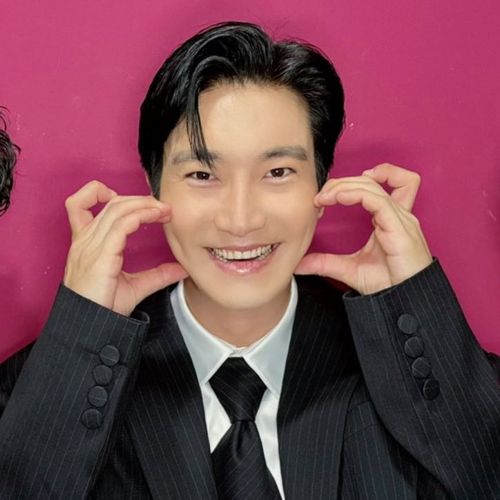 Recent activity shot of Choi Siwon