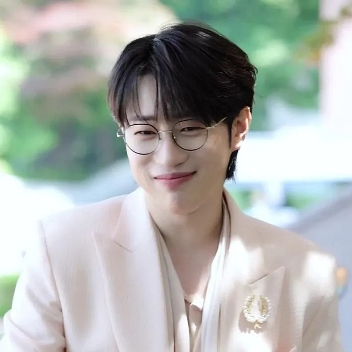 Behind-the-scenes cut of An Sunghoon