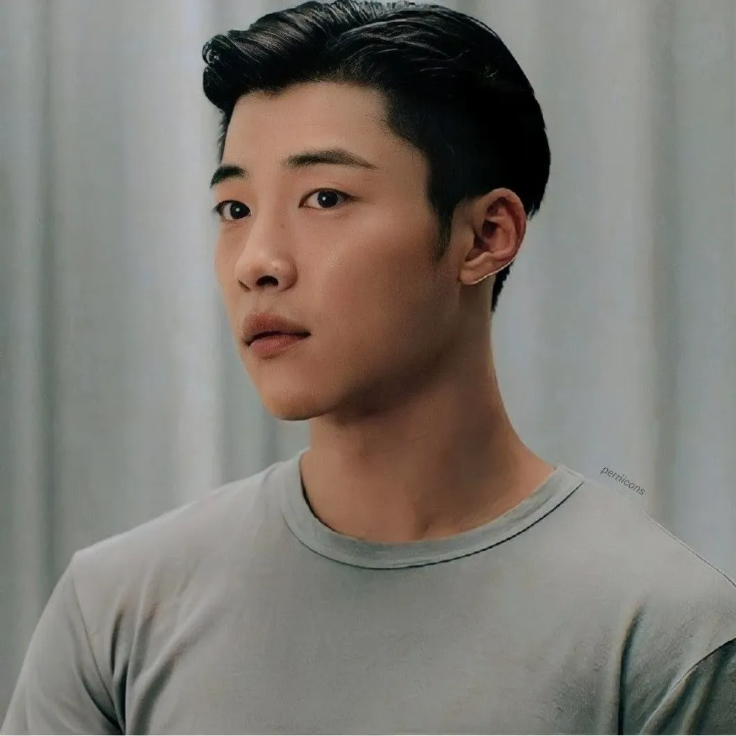 A moment captured by a fan of Woo Dohwan