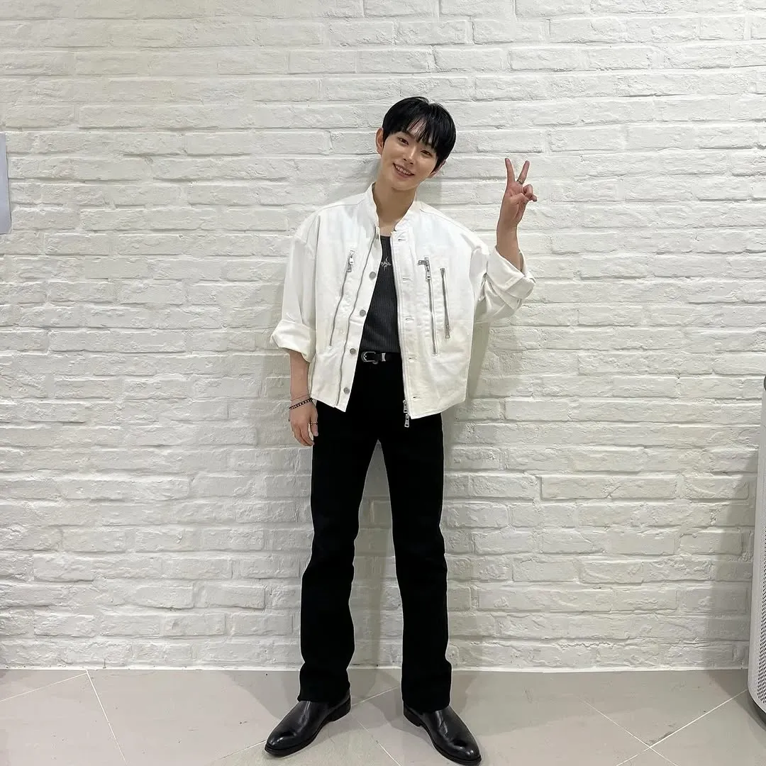Behind-the-scenes cut of Lee Byeongchan