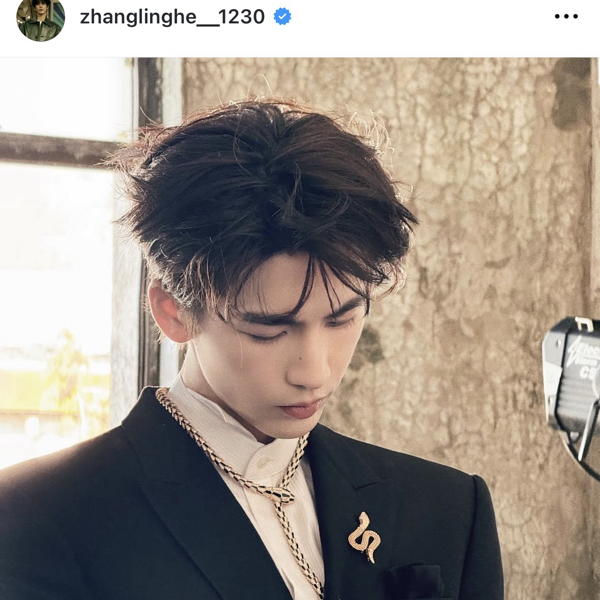 Behind-the-scenes cut of Zhang Linghe
