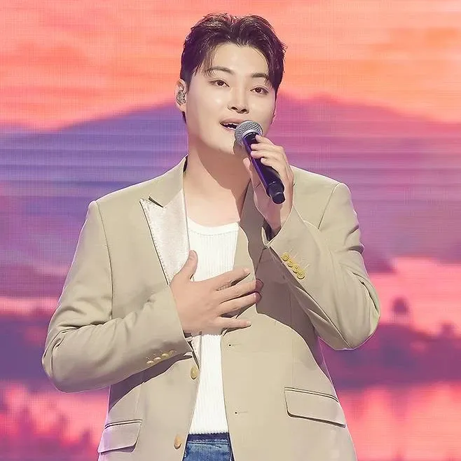 A moment captured by a fan of Kim Kyungmin