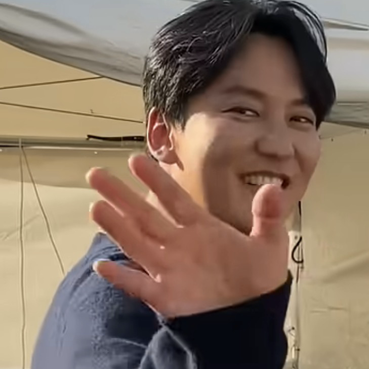 Behind-the-scenes cut of Kim Namgil