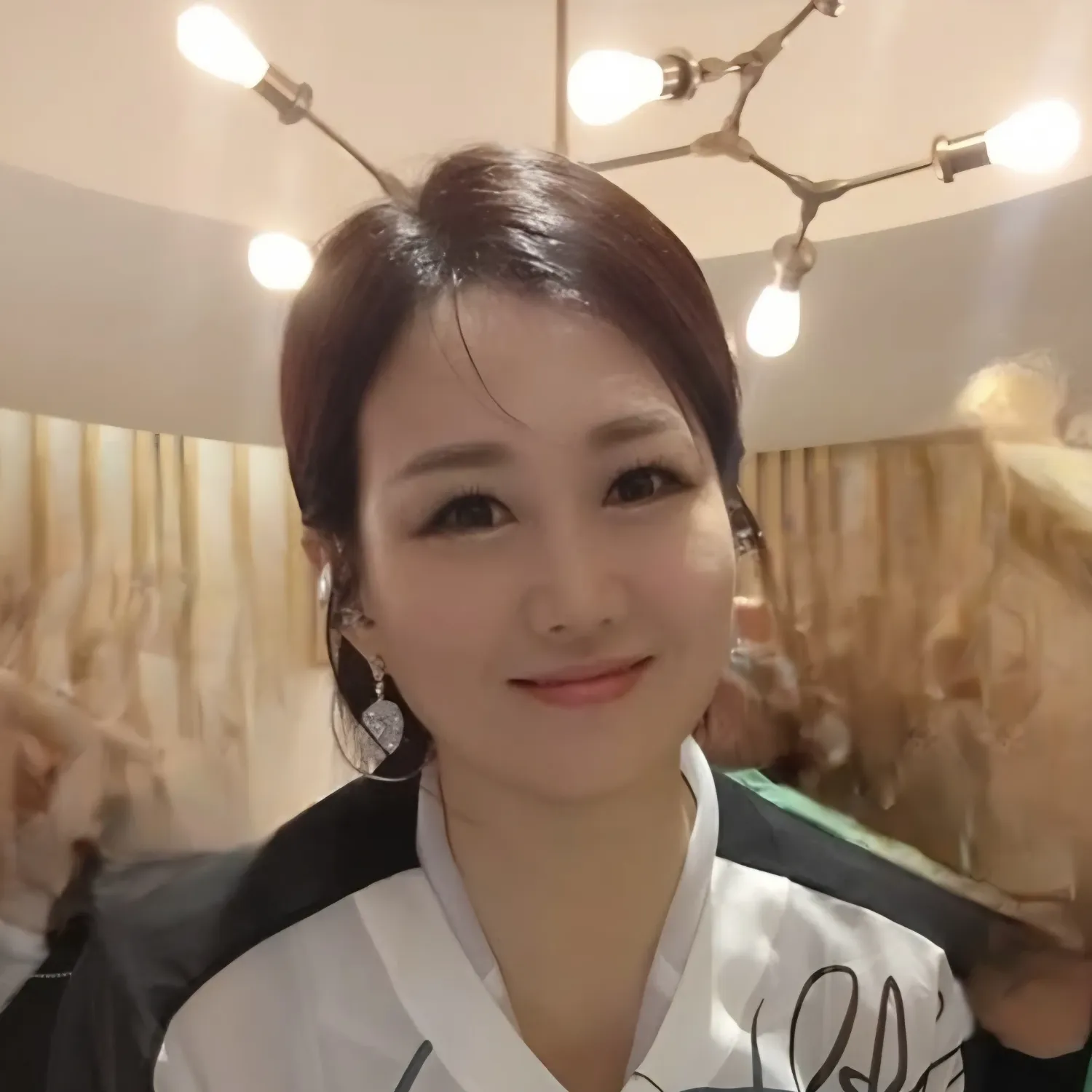 Recent activity shot of Jang Yoonjeong