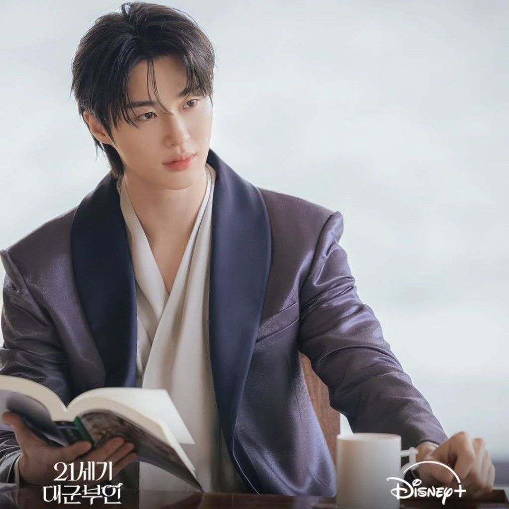 A moment captured by a fan of Byeon Wooseok