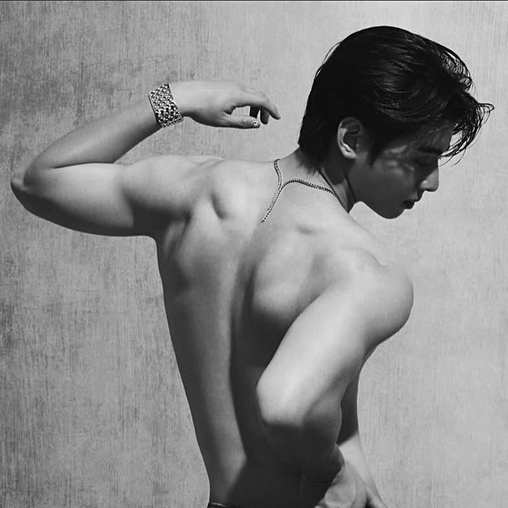 Behind-the-scenes cut of Cha Eunwoo