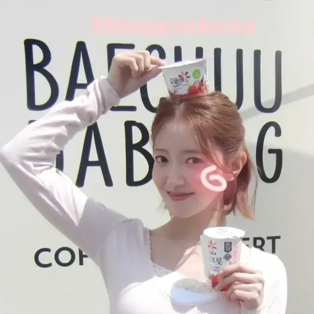 Behind-the-scenes cut of Lee Seyoung