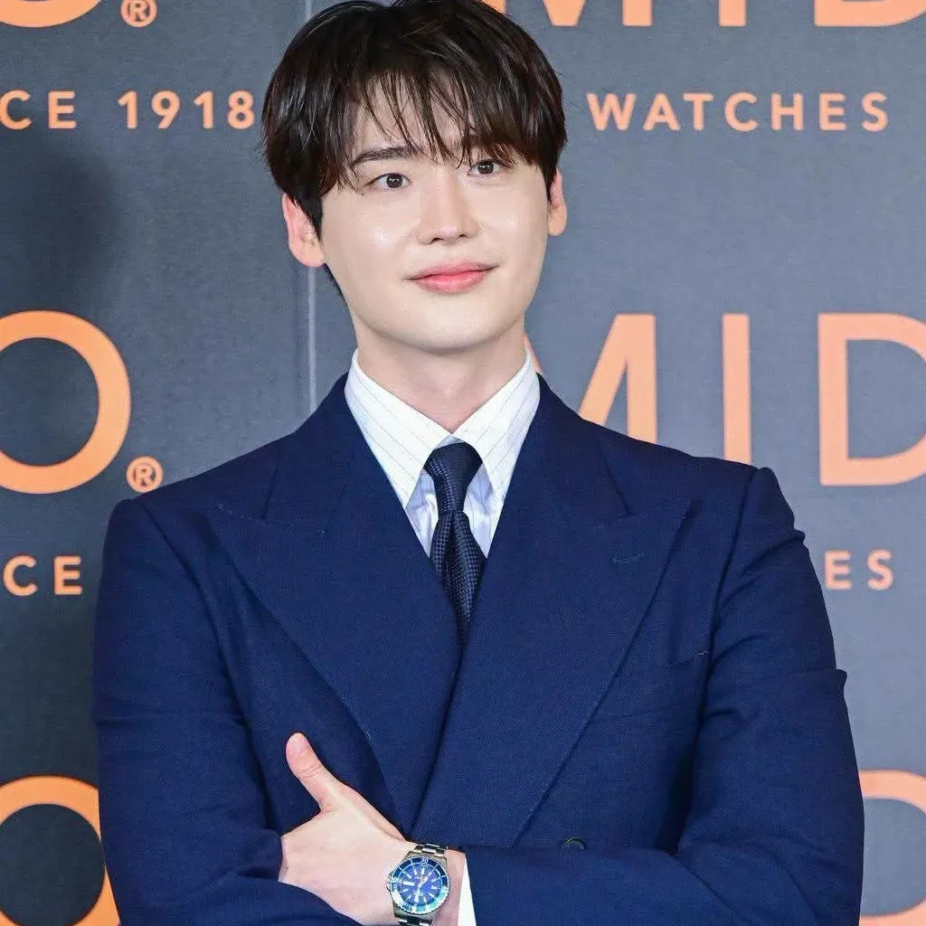 A moment captured by a fan of Lee Jongsuk