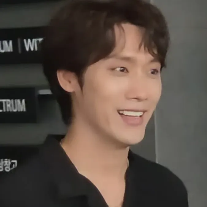 Behind-the-scenes cut of Choi Woojin