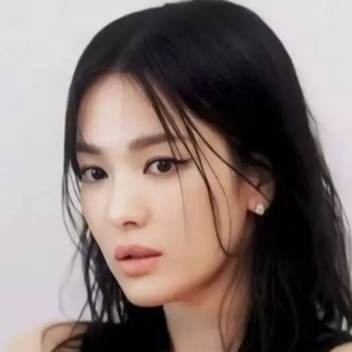 Recent activity shot of Song Hyekyo