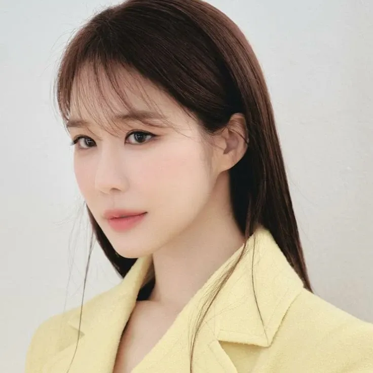 Behind-the-scenes cut of Yoo Inna