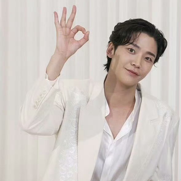 Cuplikan di balik layar dari Rowoon