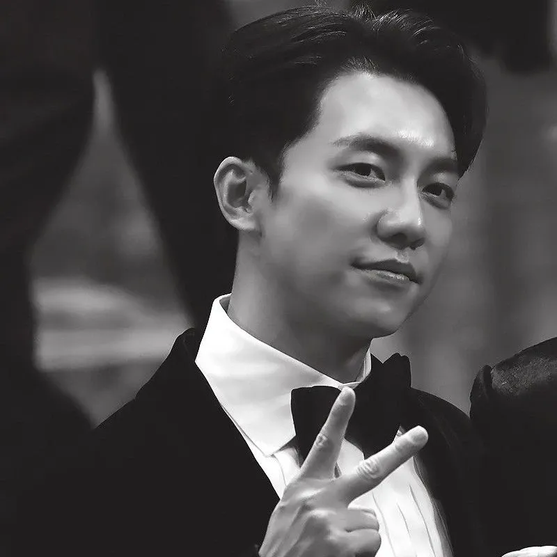 Cuplikan di balik layar dari Lee Seunggi