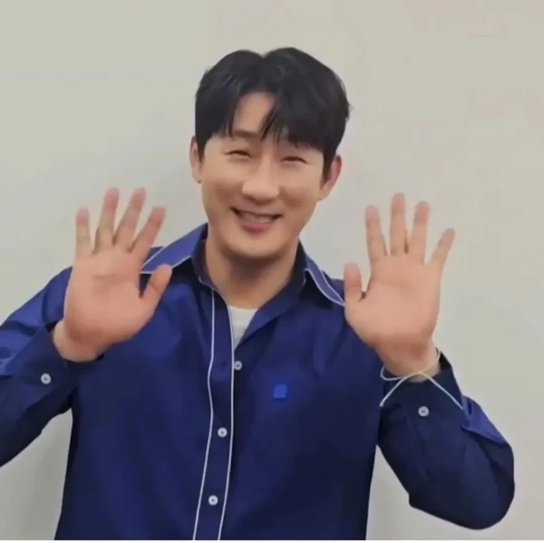 Representative photo of Na Sangdo showing their charm