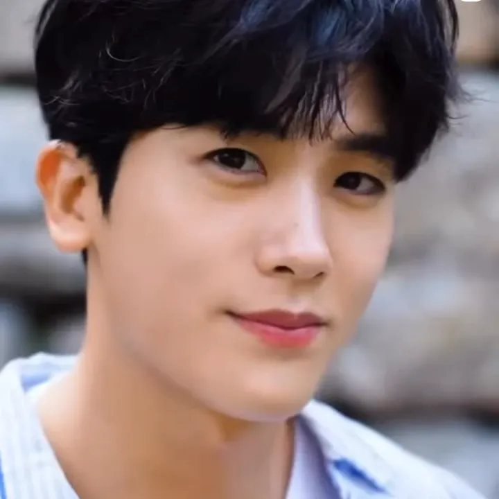 Latest photo of Park Hyungsik