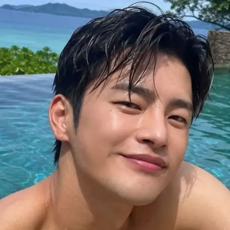 Recent activity shot of Seo Inguk